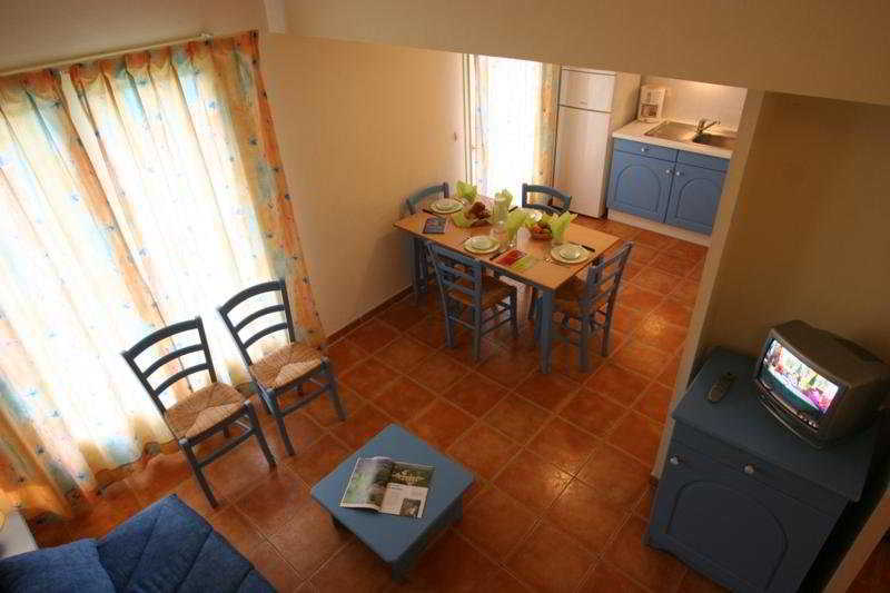 Lagrange Vacances Les Mazets De Gaujac Gaujac  Exterior photo
